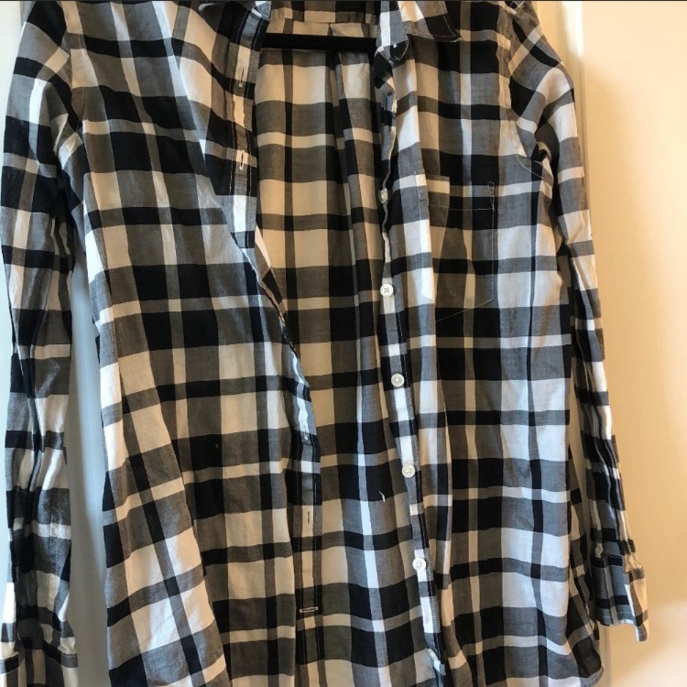Banana Republic black white plaid button up